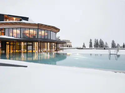 Infinity Pool Winter 2 (c) Almwellness Hotel Piere