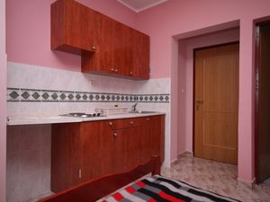 23929300-Studio-2-Stara Novalja-300x225-1