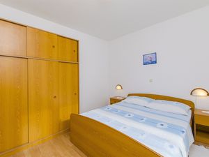 23942438-Studio-2-Trogir-300x225-2