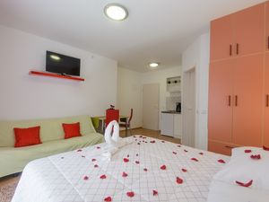 23932223-Studio-2-Trogir-300x225-1