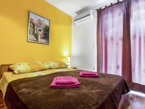 23945805-Studio-2-Vodice-300x225-4