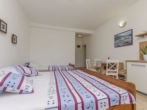 23942515-Studio-3-Vodice-300x225-5