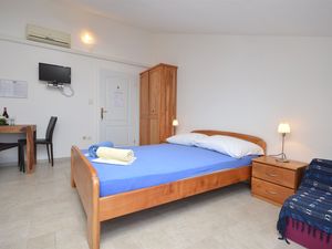 23942558-Studio-2-Vodice-300x225-2