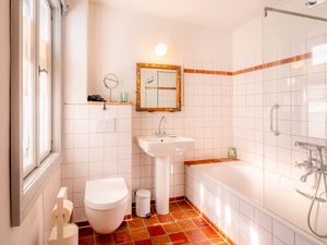 24048979-Suite-4-Arnstadt-300x225-4