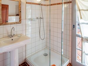 24048975-Suite-4-Arnstadt-300x225-5