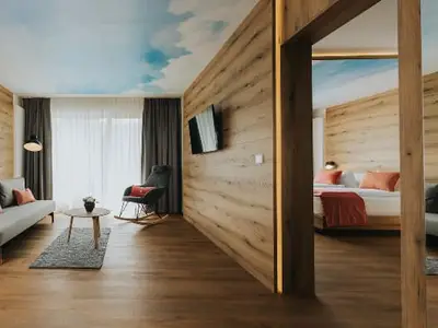 Suite - Pano-min.jpg