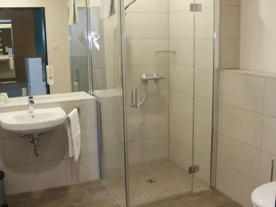 Badezimmer, Suite mit zwei Doppelzimmer