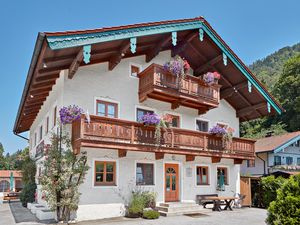 23308253-Suite-4-Ruhpolding-300x225-1