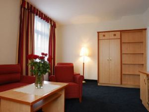 19361456-Suite-2-Schweinfurt-300x225-2