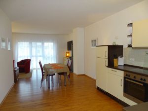 22370737-Suite-4-Zinnowitz-300x225-3