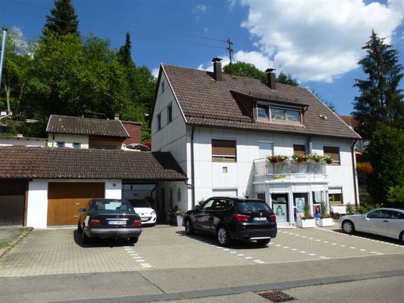 Haupthaus mit Friseursalon (Beaty Coiffeur Martina)