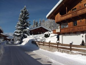 Winter Hansler_Alpbach_Appartements Hausansicht