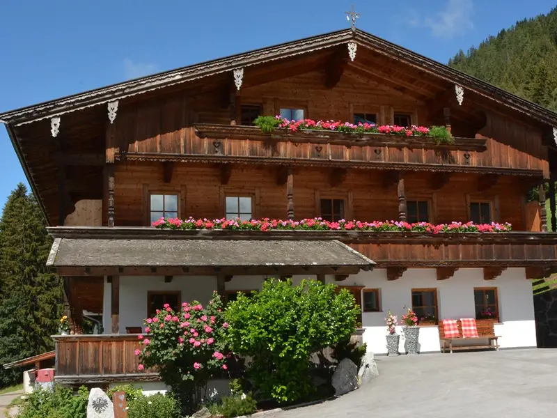 Aussergraben_Alpbach_Hofeinfahrt Aussergraben_Alpbach_Hofeinfahrt