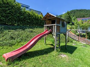 Kinderspielplatz im Garten