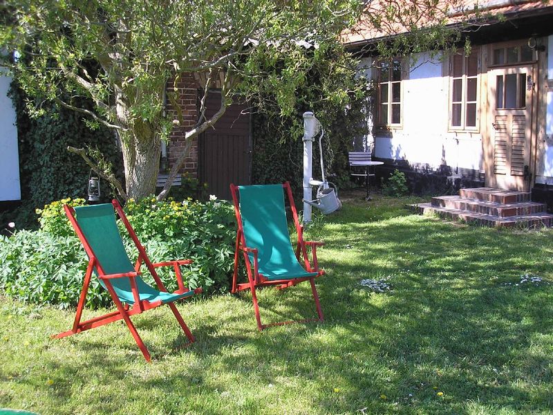 Liegestühle können Sie mit an den Strand nehmen