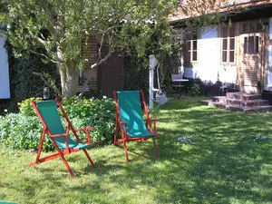 Liegestühle können Sie mit an den Strand nehmen Liegestühle können Sie mit an den Strand nehmen
