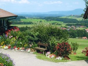 Aussicht auf Garten und Talblick