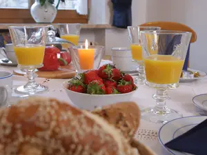 Gemütliche Eckbank zum frühstücken, mittagessen, dazwischenessen, abendessen ...