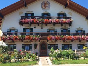 Der Kastnerhof - Blumenpracht im Sommer