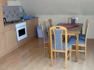 Die komplett ausgestattete Küche