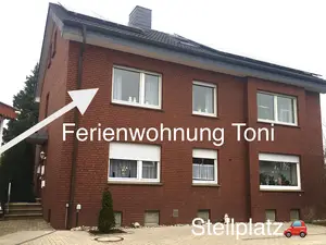 Auto Stellplatz befindet sich direkt vor dem Haus Auto Stellplatz befindet sich direkt vor dem Haus