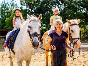 Urlaubshof Pferd-Spaß-Entspannung: Ponyreiten