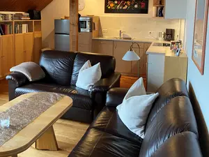 Wohnbereich mit Küchenzeile Wohnbereich mit Küchenzeile