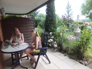 Überdachte Südterrasse