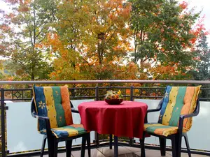 Süd-Westbalkon mit herrlichen Ausblick