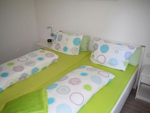 Schlafbereich. 2 Schlafzimmer mit Doppelbett/Schrank