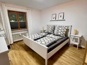 Schlafzimmer 1