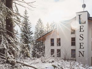 Haus im winterlichen Kleid