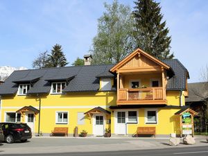 Kostenfreie Parkplätze vor den Ferienwohnungen Arikogel