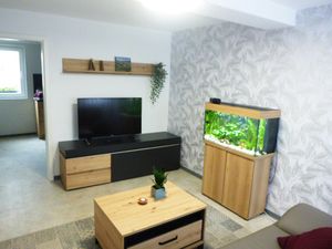 Ferienwohnung Familie Mergner - Wohnzimmer mit TV