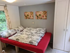 Doppelbett im 2. Schlafzimmer