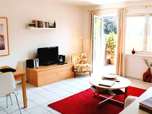 Photo, INSIDE, OUTSIDE