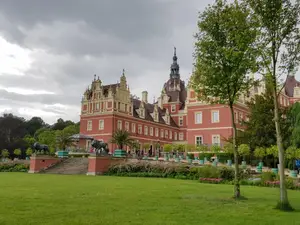 Fürstliches Schloss im Sommer Fürstliches Schloss im Sommer