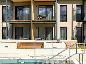 Außenansicht mit Pool Außenansicht mit Pool