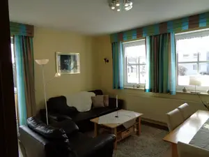 Wohnraum Ferienwohnung Bachwiesenblick (unten)