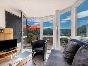 Photo, INSIDE, OUTSIDE