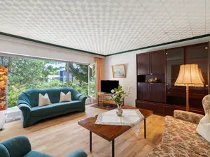 Photo, INSIDE, OUTSIDE