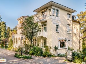 Blick auf Villa von der Römerstraße