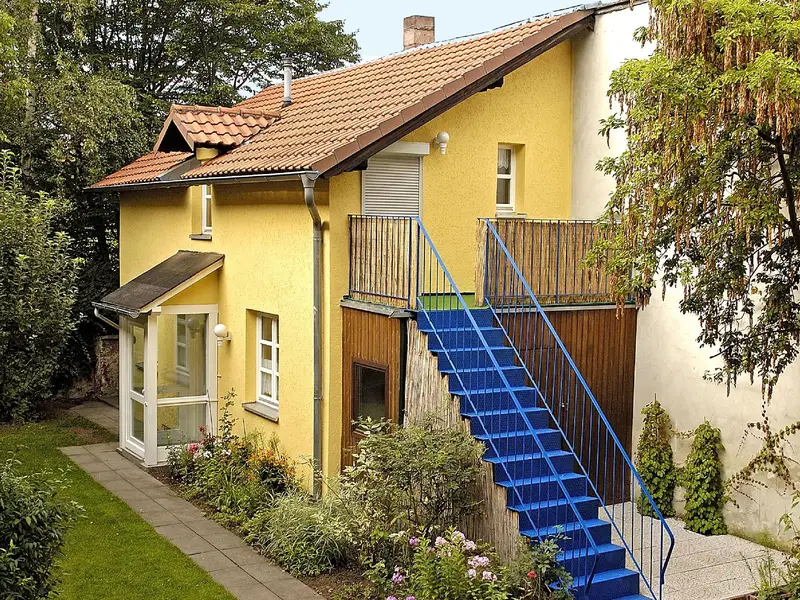 Aussenansicht des Ferienhaus im Garten