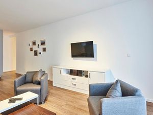 Wohnbereich mit Flatscreen-TV