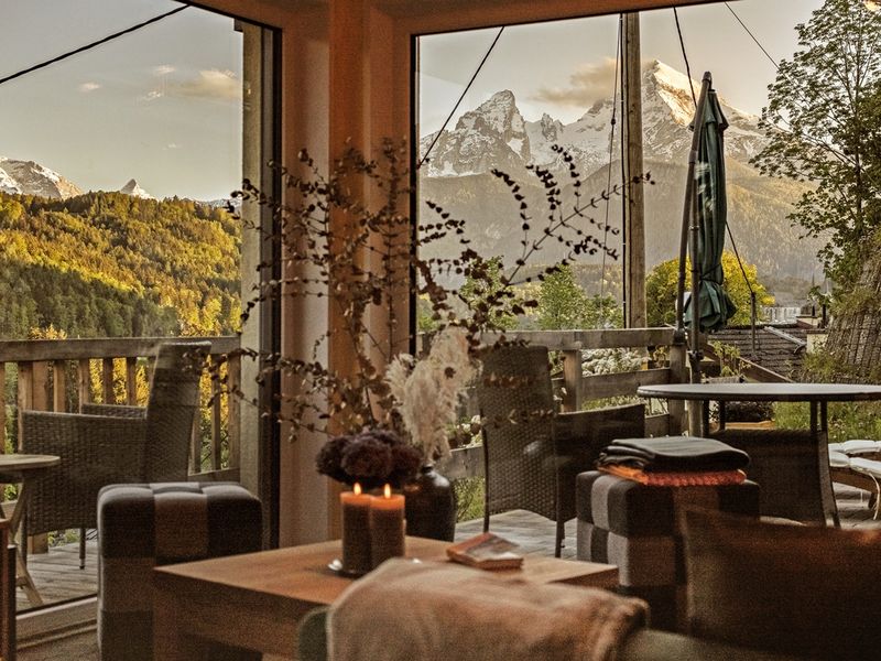 Ausblick aus dem Wohnzimmer auf die Berchtesgadener Bergwelt