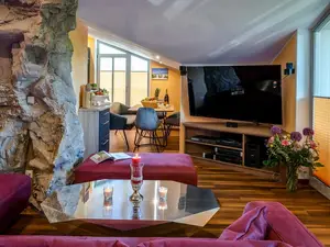 Hochthron Wohnzimmer