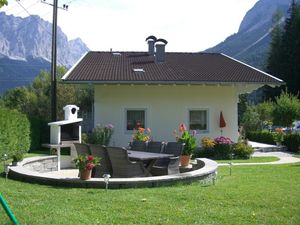 Haus mit Grillplatz