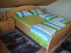 Schlafzimmer mit Doppelbett