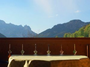 Blick vom Balkon auf die Berge