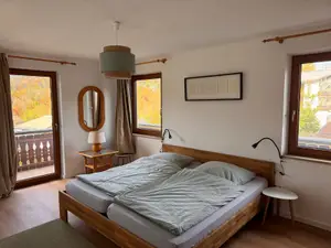 Großes Schlafzimmer